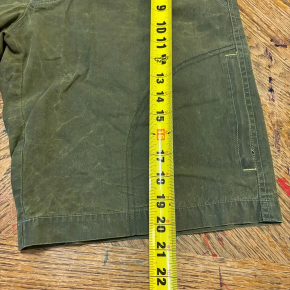 Kuhl Cargo Shorts Mens Sz 32 Green Active Casual Utility Hiking Camping Outdoor - Picture 4 of 7